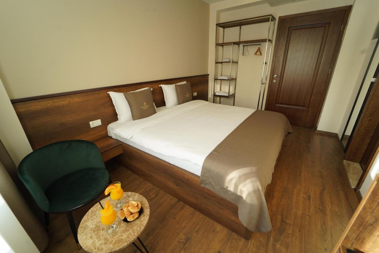 Monarch Hotel Prizren Esterno foto