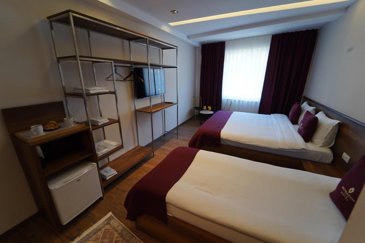 Monarch Hotel Prizren Esterno foto
