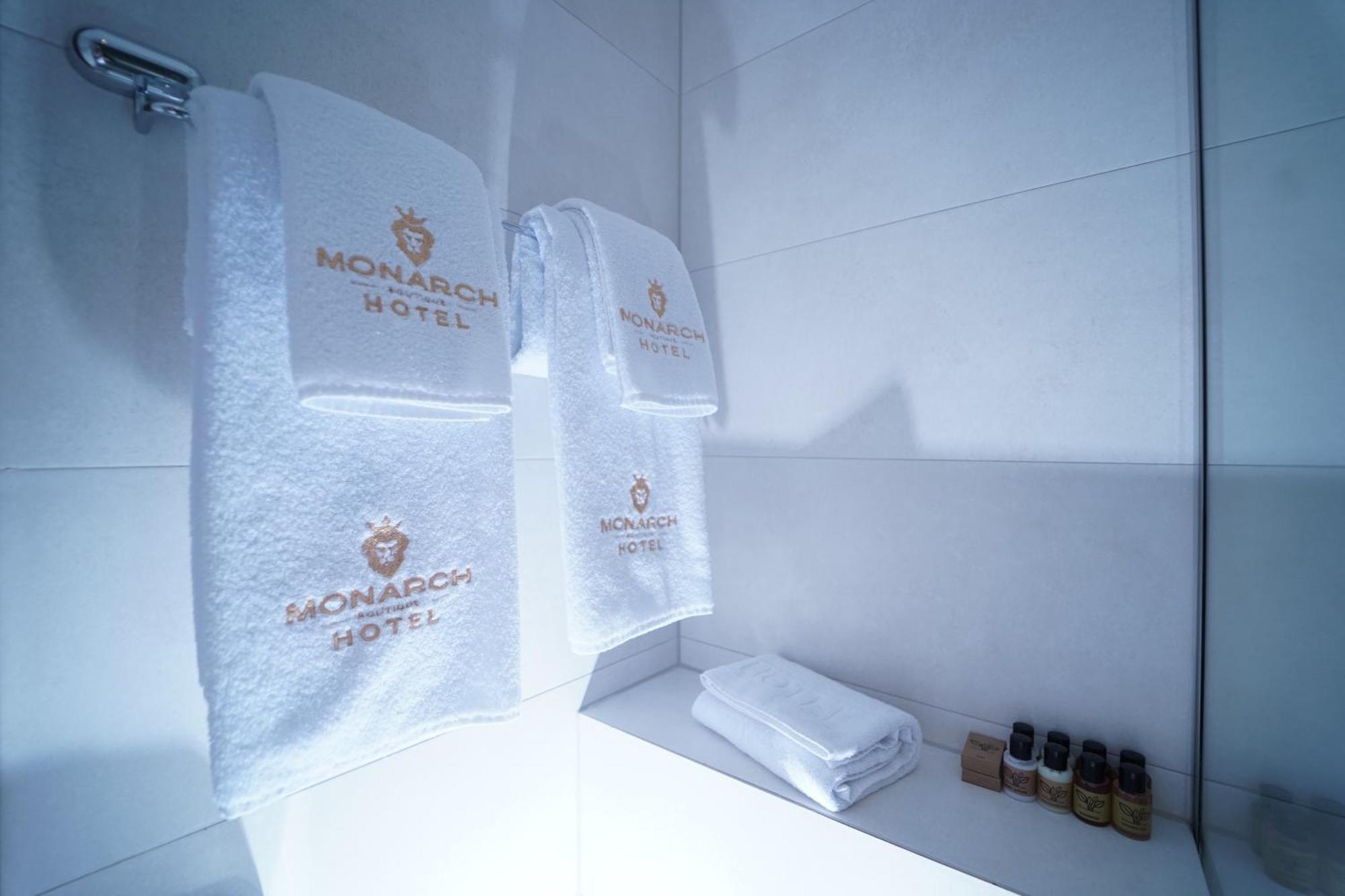 Monarch Hotel Prizren Esterno foto